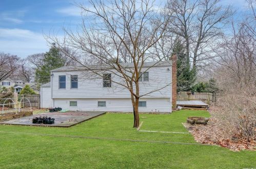48 Thorney Ave, Huntington Station NY  11746-3253 exterior