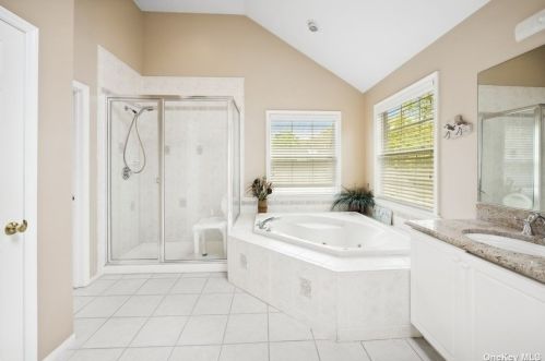 81 Stoothoff Rd, Elwood NY  11731-3917 exterior