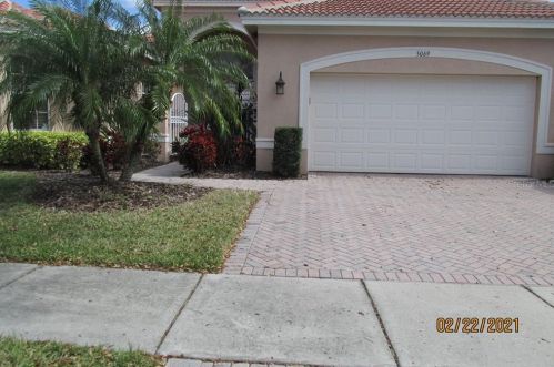 5069 Ruby Flats Dr, Wimauma, FL 33598-4005