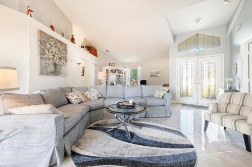 138 Estelle Dr, Naples, FL 34112-7008