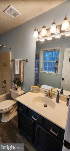 12007 Falcon Ridge Dr, Fredericksburg VA  22407-7347 exterior
