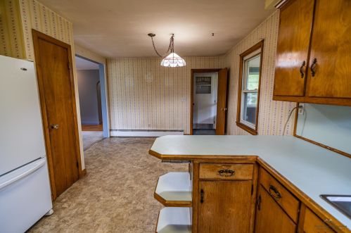 95 Wheeler Ave, Salem NH  03079-3494 exterior