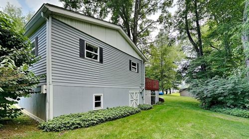 328 Mohican Trl, Mercer PA  16137-9333 exterior
