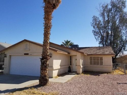 9944 Phoenix Dr, Mohave Valley, AZ 86440-9565