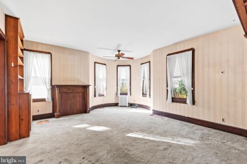 120 Princeton Ave, Stratford, NJ 08084-1218