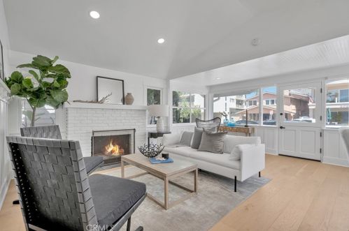 307 Fernando St, Newport Beach CA  92661-1236 exterior