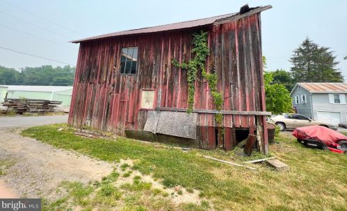 9 Specht St, Mc Clure PA  17841-9725 exterior