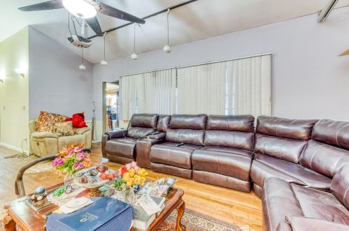 1 Greentree Cir, Westbury NY  11590-1510 exterior