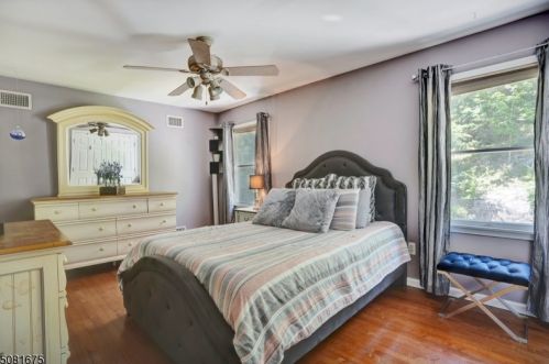 58 Finch Rd, Skyline Lakes NJ  07456-2423 exterior