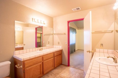 7461 Wynndel Way, Elk Grove CA  95758-1084 exterior