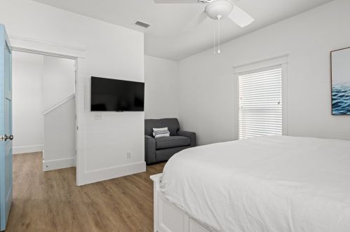 200 Pne Ave, Saint George Island FL  32328-2805 exterior