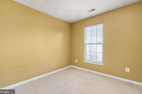 1260 Corbett Pl, Woodbridge VA  22191-1045 exterior