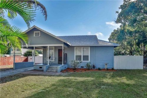516 Ridge Pl, Tavares, FL 32778-2843
