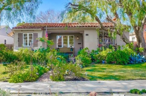3747 Rose Ave, Long Beach, CA 90807-4332
