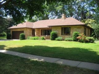 900 4th St, Farmington, MN 55024-1523