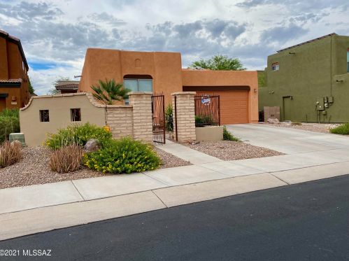 9976 Crook Ln, Tucson, AZ 85742-8650