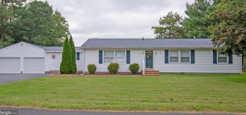 5 Lexington Dr, Slaughter Beach, DE 19963-2104