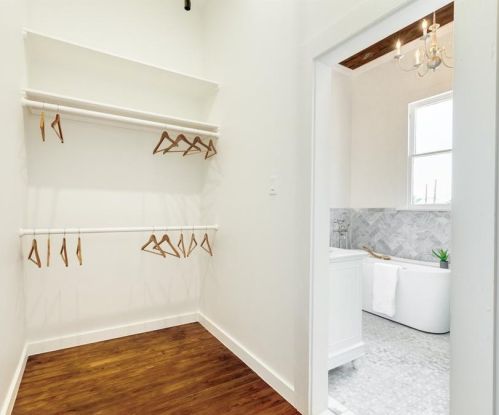 1804 37 St, Galveston TX 77550-6726 exterior