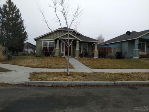 1526 4 St, Eagle Crest OR  97756-2312 exterior