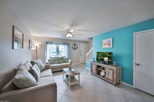 68 Marco Villas Dr, Marco Island, FL 34145-4692
