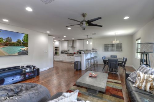 8102 Cambridge Ave, Scottsdale, AZ 85257-1722