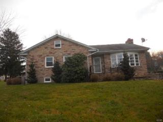 98 Maple St, Macungie, PA 18062-1518