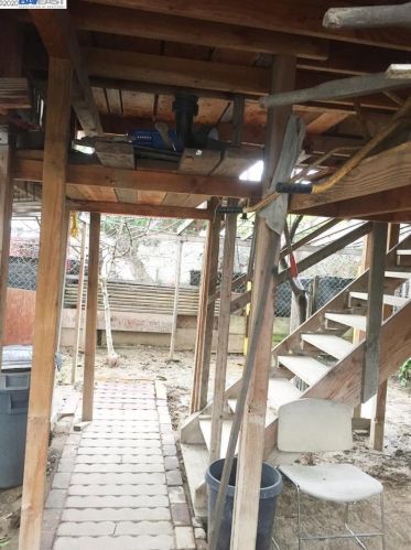 1314 51st Ave, Oakland CA 94601-5604 exterior