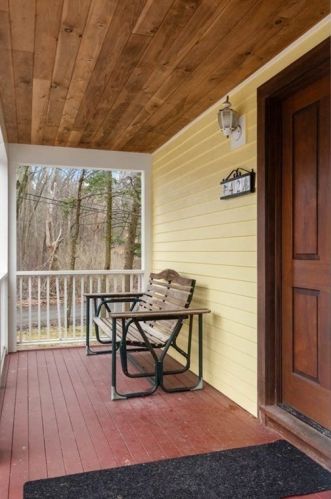 42 Marion St, Wilmington, MA 01887-3148