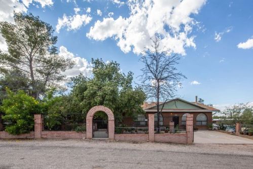 3010 Glenn Point Ln, Tucson, AZ 85745-1002