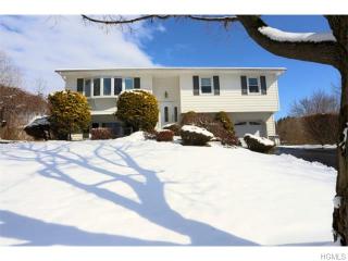 22 Southpark Dr, Garnerville, NY 10923-1128