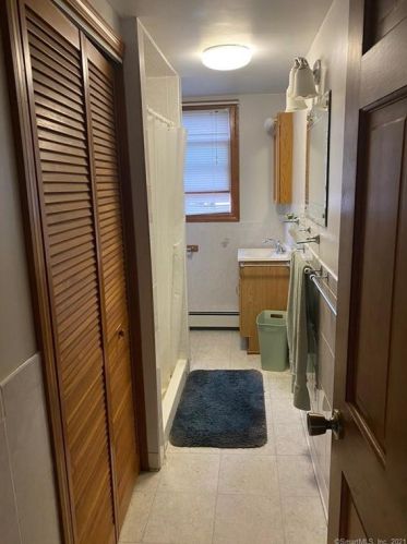 1 Hotchkiss St, Kensington CT  06037-2167 exterior