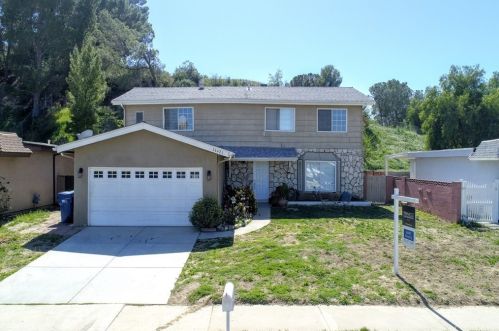 26421 Fairgate Ave, Santa Clarita, CA 91321-2208