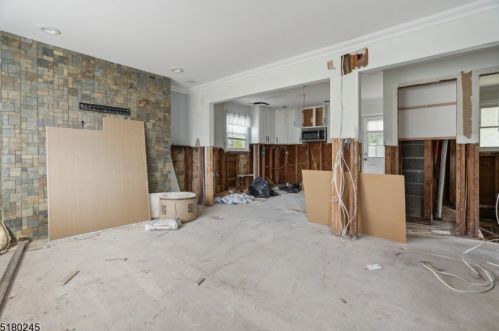 212 Huff Ave, Manville NJ  08835-2330 exterior