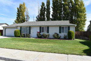 1505 Angela St, Wenatchee WA  98801-1076 exterior