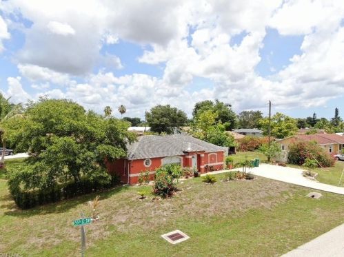 2600 55th St, Naples, FL 34116-7526