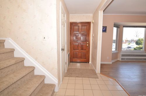 3958 Berger Ave, Bethpage, NY 11714-5023