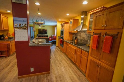 4674 Cottage Hill Rd, Nashport, OH 43830-9786