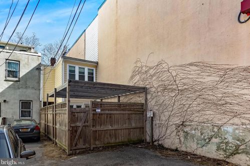 1826 18th St, Washington DC 20009-1707 exterior