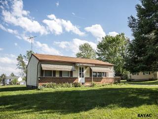 24 Plank Rd, Shrewsbury, PA 17361-1212