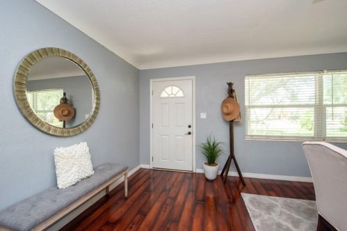 6056 2nd Ave, Saint Petersburg, FL 33707-1604