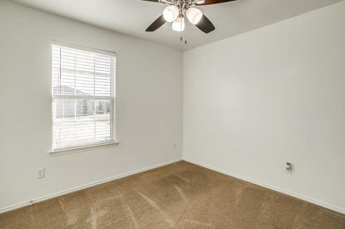 1261 Boxwood Ln, Burleson TX  76028-2731 exterior