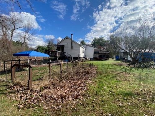 321 Mammoth Rd, Londonderry, NH 03053-3002