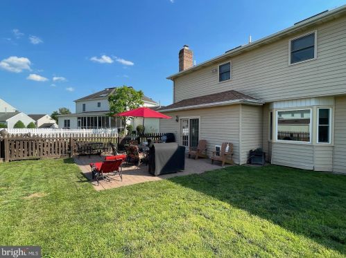 1567 Potter Dr, Pottstown PA 19464-2978 exterior