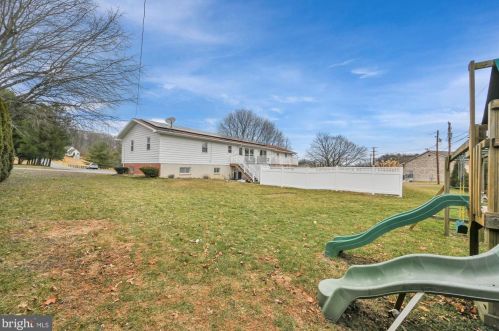 32 North Dr, Schuylkill Haven PA  17972-8955 exterior