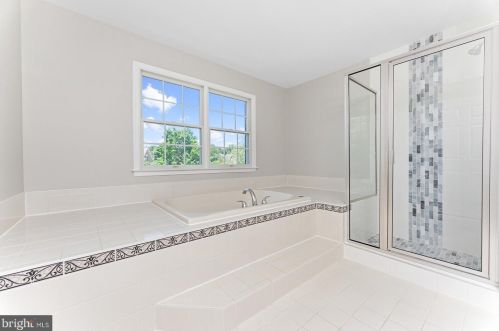 5329 Jacobs Creek Pl, Haymarket VA  20169-6152 exterior