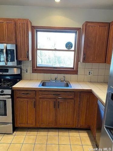142 Loder Rd, Yorktown Hgts NY  10598-3911 exterior