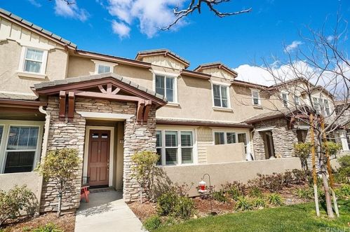 28542 Pietro Dr, Santa Clarita, CA 91354-2696