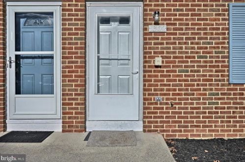 1302 Pheasant Dr, Carlisle, PA 17013-1229