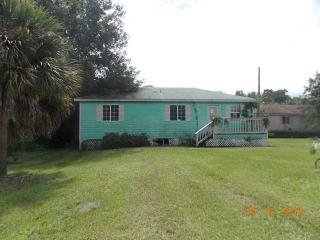 1043 State St, Fellsmere, FL 32948-5230