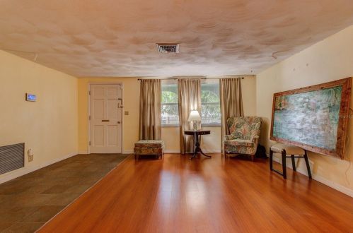 7435 Ashwood Dr, Port Richey, FL 34668-1516